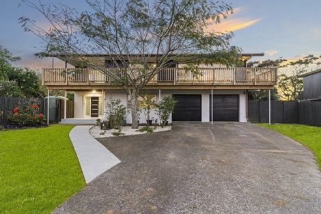 Photo of property in 7 Sealand Place, Mangere Bridge, Auckland, 2022