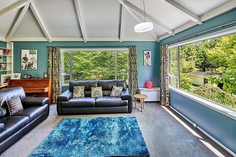 Photo of property in 73 Blue Mountains Road, Pinehaven, Upper Hutt, 5019