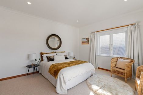 Photo of property in 78 The Crescent, Roseneath, Wellington, 6011