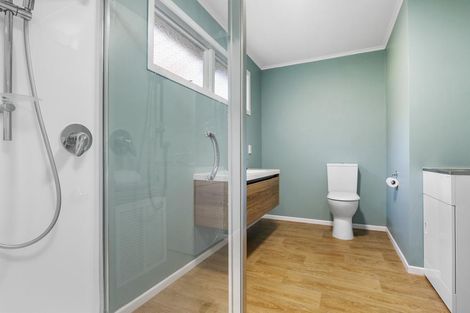 Photo of property in 305 Forest Hill Road, Waiatarua, Auckland, 0612