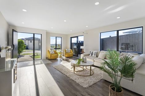 Photo of property in 17 Emerald Avenue, Rosehill, Papakura, 2113
