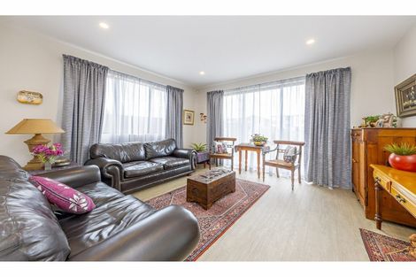 Photo of property in 2 Command Lane, Papakura, 2110