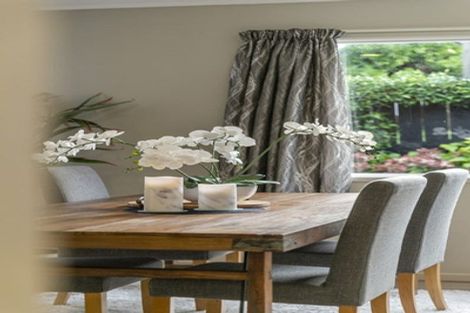 Photo of property in 10 Springtime Crescent, Stanmore Bay, Whangaparaoa, 0932