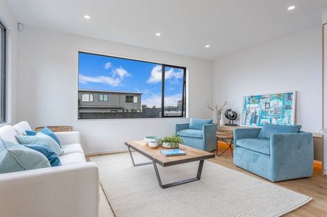 Photo of property in 5 Makumaku Place, Long Bay, Auckland, 0630