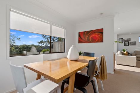 Photo of property in 54 The Avenue, Albany, Auckland, 0632