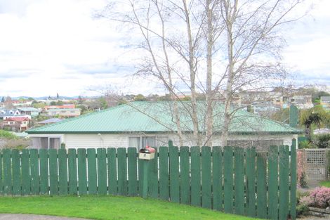 Photo of property in 2 Ferndown Close, Brookfield, Tauranga, 3110