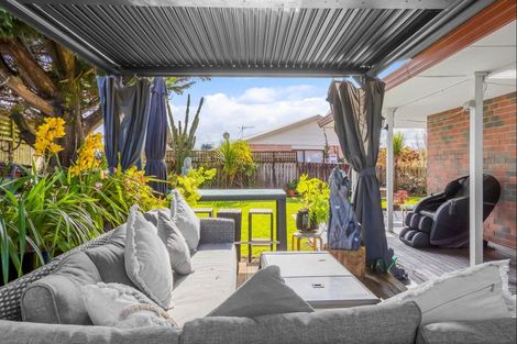 Photo of property in 128 Collins Road, Melville, Hamilton, 3206