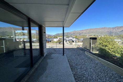 Photo of property in 11 Tuke Lane, Wanaka, 9305