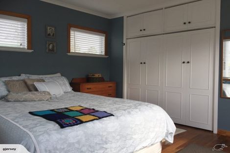 Photo of property in 10 Helga Crescent, Te Atatu Peninsula, Auckland, 0610