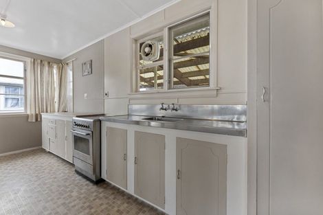 Photo of property in 14 Edward Street, Pahiatua, 4910