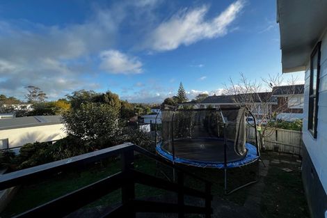 Photo of property in 1/6 Manuka Road, Glenfield, Auckland, 0629