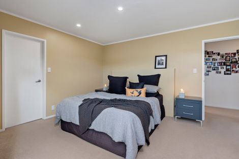 Photo of property in 54 The Avenue, Albany, Auckland, 0632
