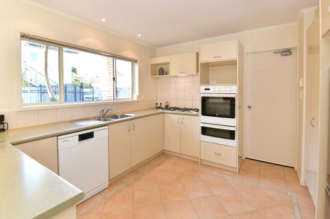Photo of property in 168 Centreway Road, Orewa, 0931