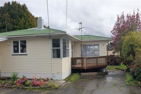 Photo of property in 92 Te Atatu Road, Te Atatu South, Auckland, 0610