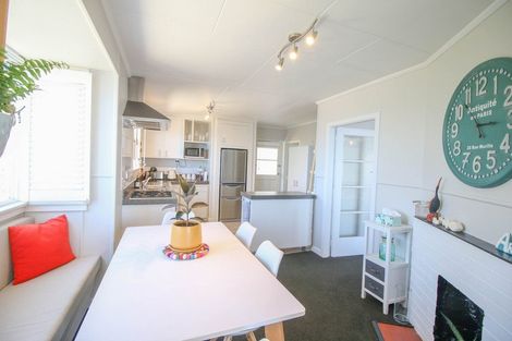 Photo of property in 82 Marine Parade, Bluff, 9814