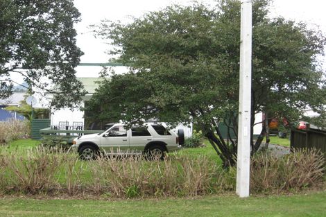 Photo of property in 53 Ocean Beach Road, Tairua, 3508