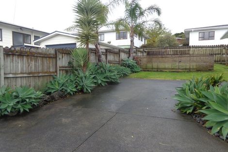 Photo of property in 1/11 Mona Vale, West Harbour, Auckland, 0618