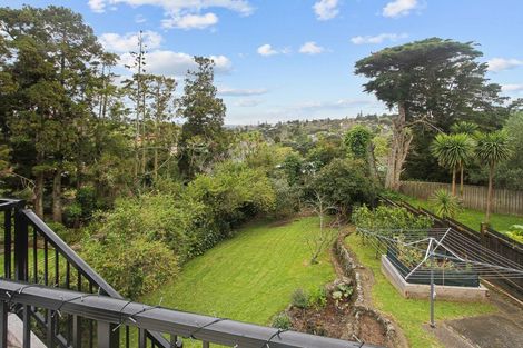 Photo of property in 37 Derwent Crescent, Titirangi, Auckland, 0604