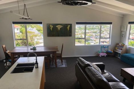 Photo of property in 175 Seatoun Heights Road, Seatoun, Wellington, 6022
