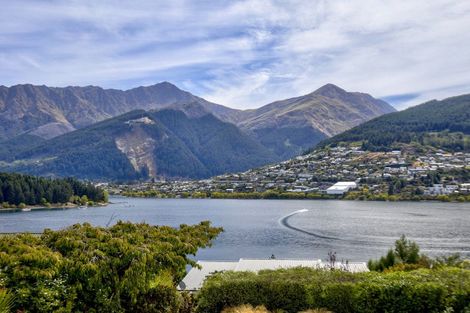 Photo of property in 16 Oregon Drive, Kelvin Heights, Queenstown, 9300