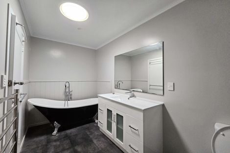 Photo of property in 11 Salas Place, Papakura, 2110