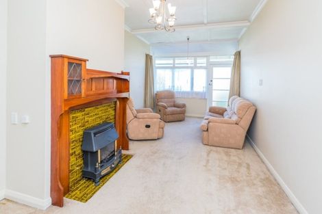 Photo of property in 2 Glasgow Street, Takaro, Palmerston North, 4412