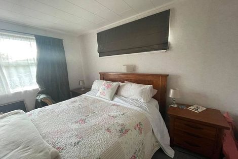 Photo of property in 1 Pohue Grove, Stokes Valley, Lower Hutt, 5019