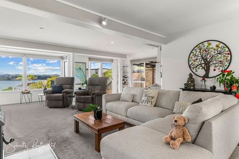 Photo of property in 38 Oxford Street, Whakapirau, Maungaturoto, 0583