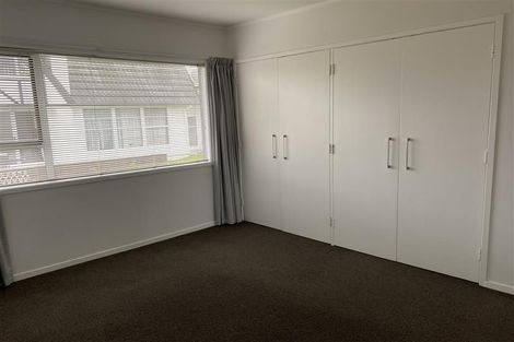 Photo of property in 2/50 Seaview Road, Castor Bay, Auckland, 0620