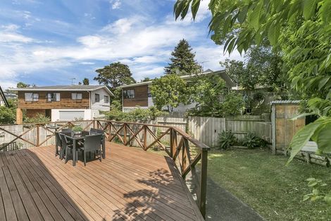 Photo of property in 2/19 Greenvalley Rise, Glenfield, Auckland, 0629