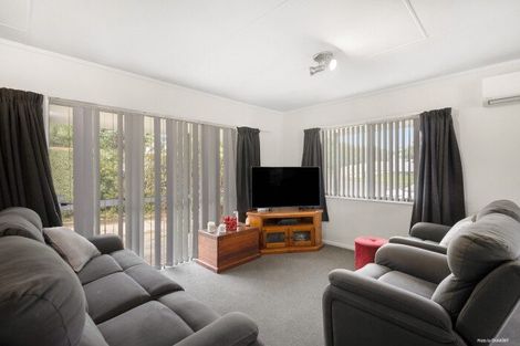 Photo of property in 16 Rosehill Place, Nawton, Hamilton, 3200