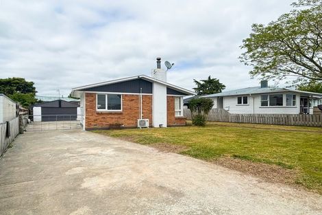 Photo of property in 77 Collins Road, Melville, Hamilton, 3206
