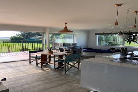 Photo of property in 84 Kaihau Road, Karioitahi, Waiuku, 2683