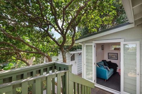 Photo of property in 17 Rangatira Road, Birkdale, Auckland, 0626