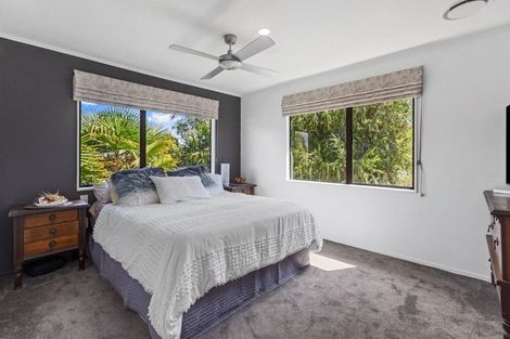 Photo of property in 10a Hayley Grove, Papamoa Beach, Papamoa, 3118