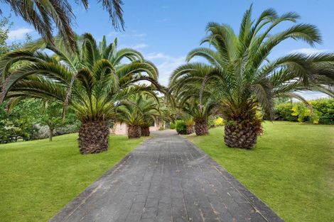 Photo of property in 10 Gleaming Place, Waiuku, 2123