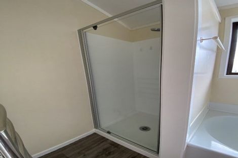 Photo of property in 1/6 Clare Place, Glenfield, Auckland, 0629