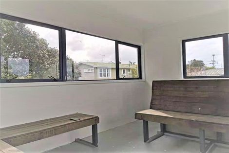 Photo of property in 17a Covil Avenue, Te Atatu South, Auckland, 0610