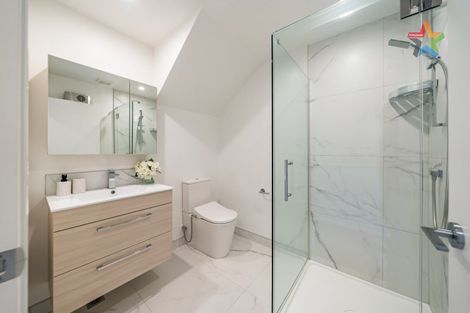 Photo of property in 2/183 Cambridge Terrace, Fairfield, Lower Hutt, 5011