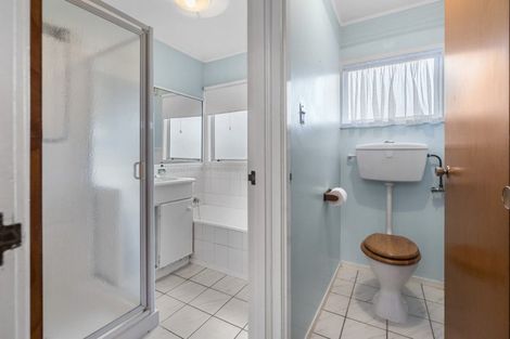 Photo of property in 1 Denver Avenue, Sunnyvale, Auckland, 0612