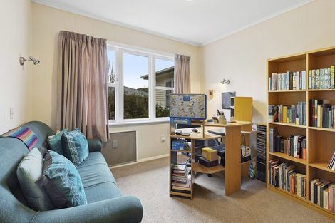 Photo of property in 63 Redwood Avenue, Tawa, Wellington, 5028