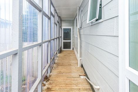 Photo of property in 25 Nukumaru Parade, Waiinu Beach, Whanganui, 4588