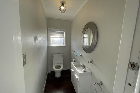 Photo of property in 25 Bradbury Road, Botany Downs, Auckland, 2010