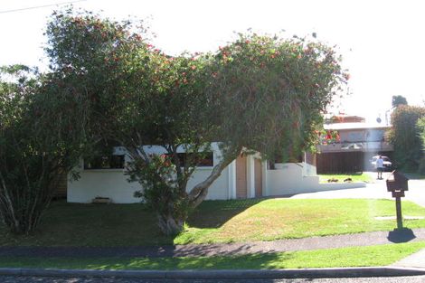 Photo of property in 2/40 Hebron Road, Waiake, Auckland, 0630