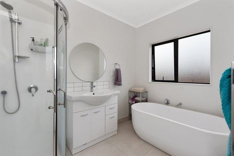 Photo of property in 12 Morrinsville Road, Hillcrest, Hamilton, 3216