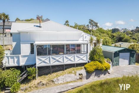 Photo of property in 10 Black Rock Road, Newlands, Wellington, 6037