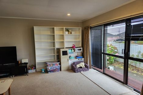 Photo of property in 182a Whites Line East, Waiwhetu, Lower Hutt, 5010