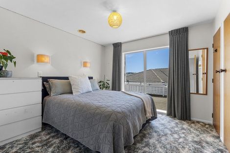 Photo of property in 8 Chatswood Grove, Fitzroy, New Plymouth, 4312