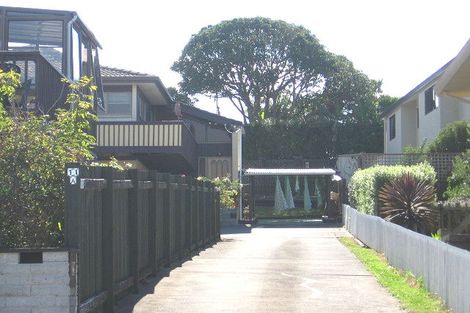 Photo of property in 2/11 Kiteroa Terrace, Rothesay Bay, Auckland, 0630