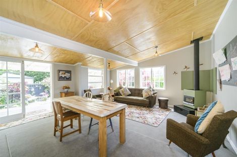 Photo of property in 89 Bridge Street, Bulls, 4818